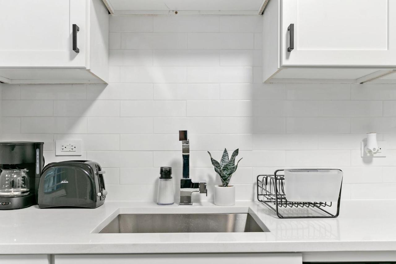 2Br Comfy And Stylish Apt In West Town - Erie 1R ชิคาโก ภายนอก รูปภาพ